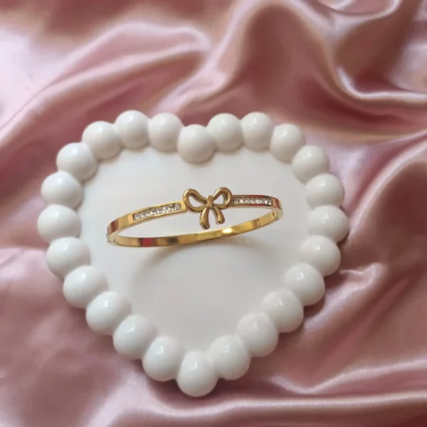 Bow bracelet