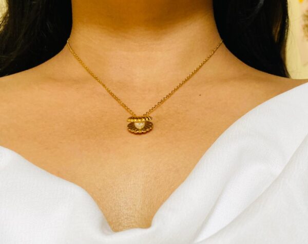 seashell pearl pendent necklace