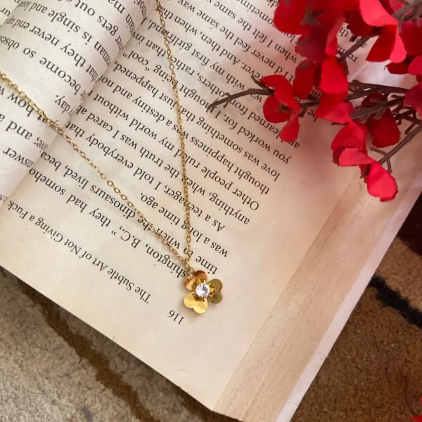Zoya Chain Pendent