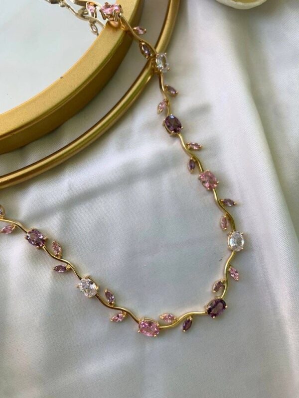 Tulip necklace