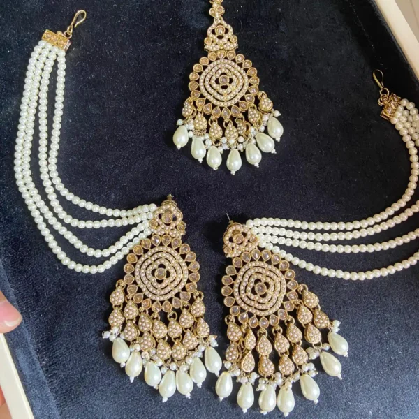 Earrings With Mangtika Set