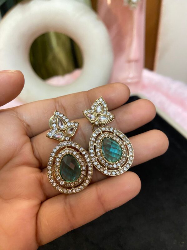 Kundan Wtih Monalisa Stone Earrings (Green)